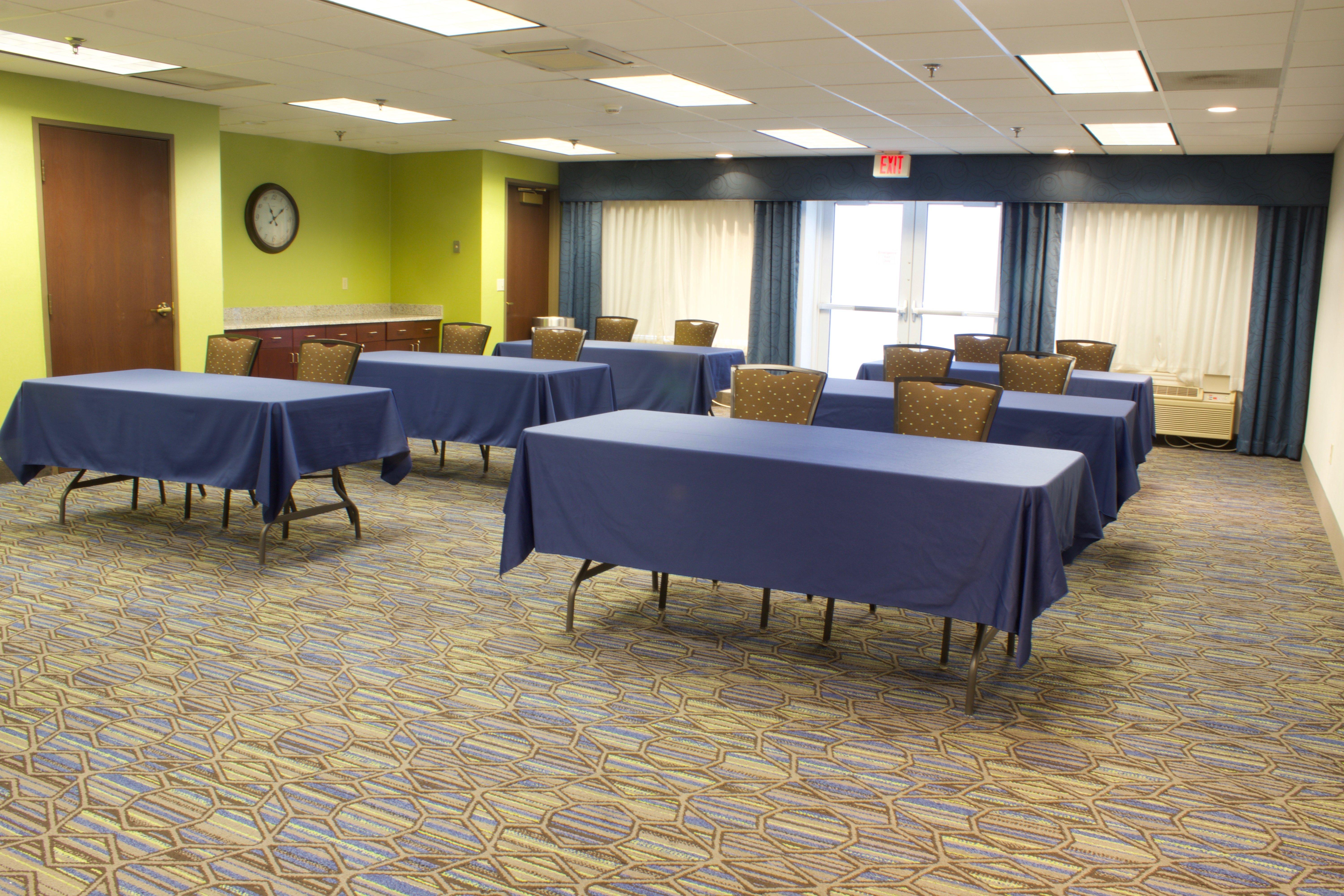 Holiday Inn Express Hotel & Suites-St. Paul By Ihg Vadnais Heights Esterno foto