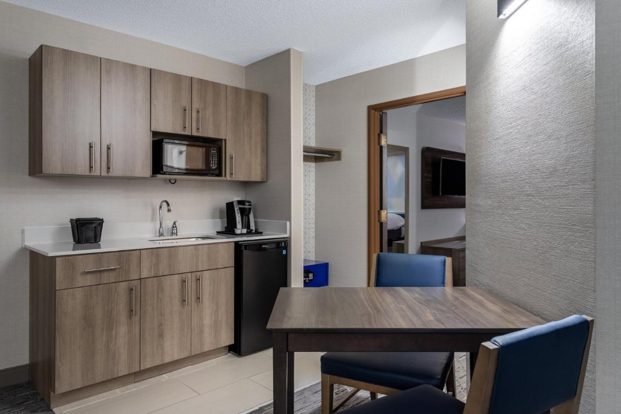 Holiday Inn Express Hotel & Suites-St. Paul By Ihg Vadnais Heights Esterno foto