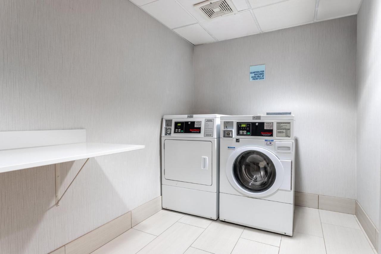 Holiday Inn Express Hotel & Suites-St. Paul By Ihg Vadnais Heights Esterno foto