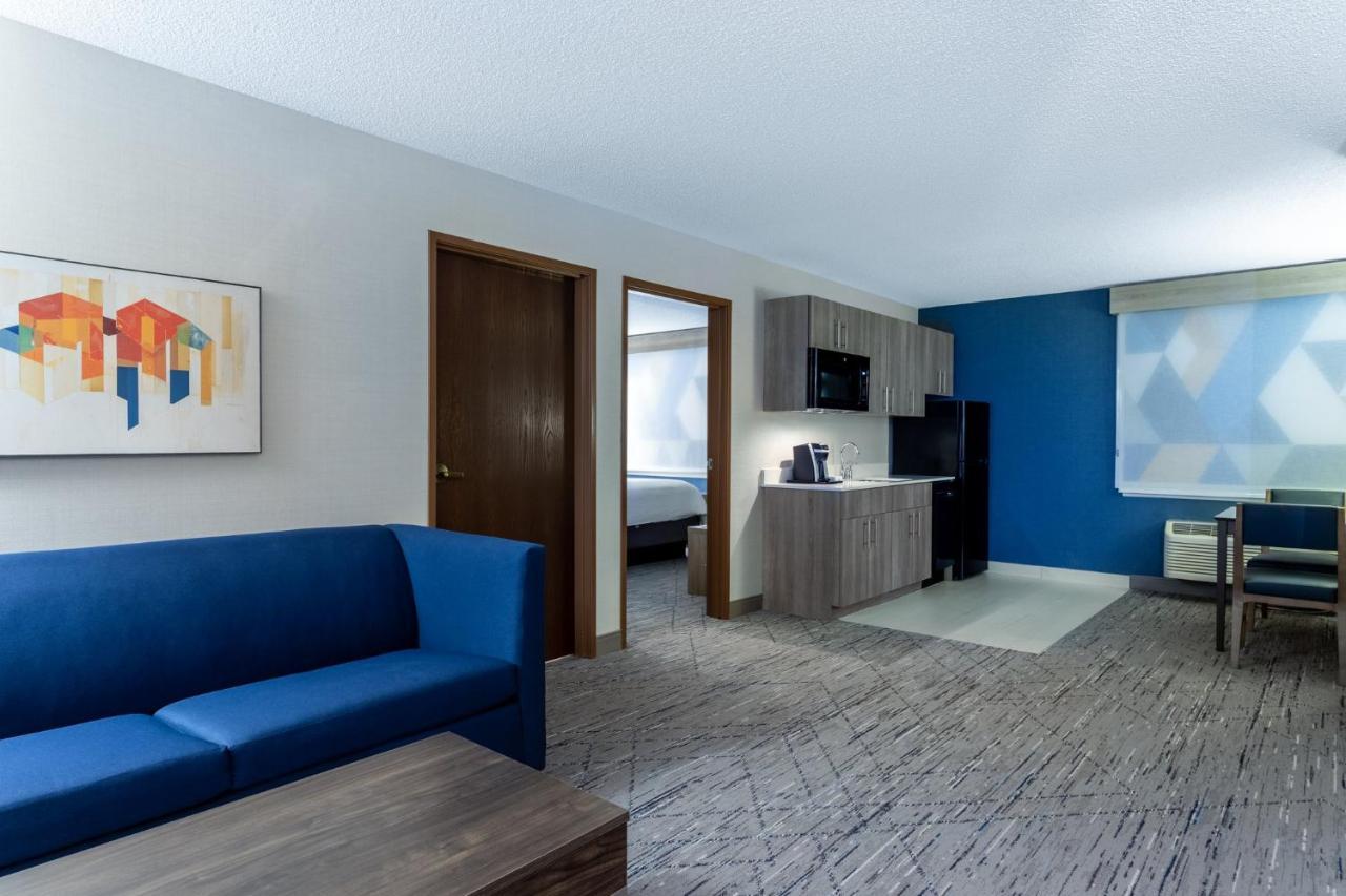 Holiday Inn Express Hotel & Suites-St. Paul By Ihg Vadnais Heights Esterno foto