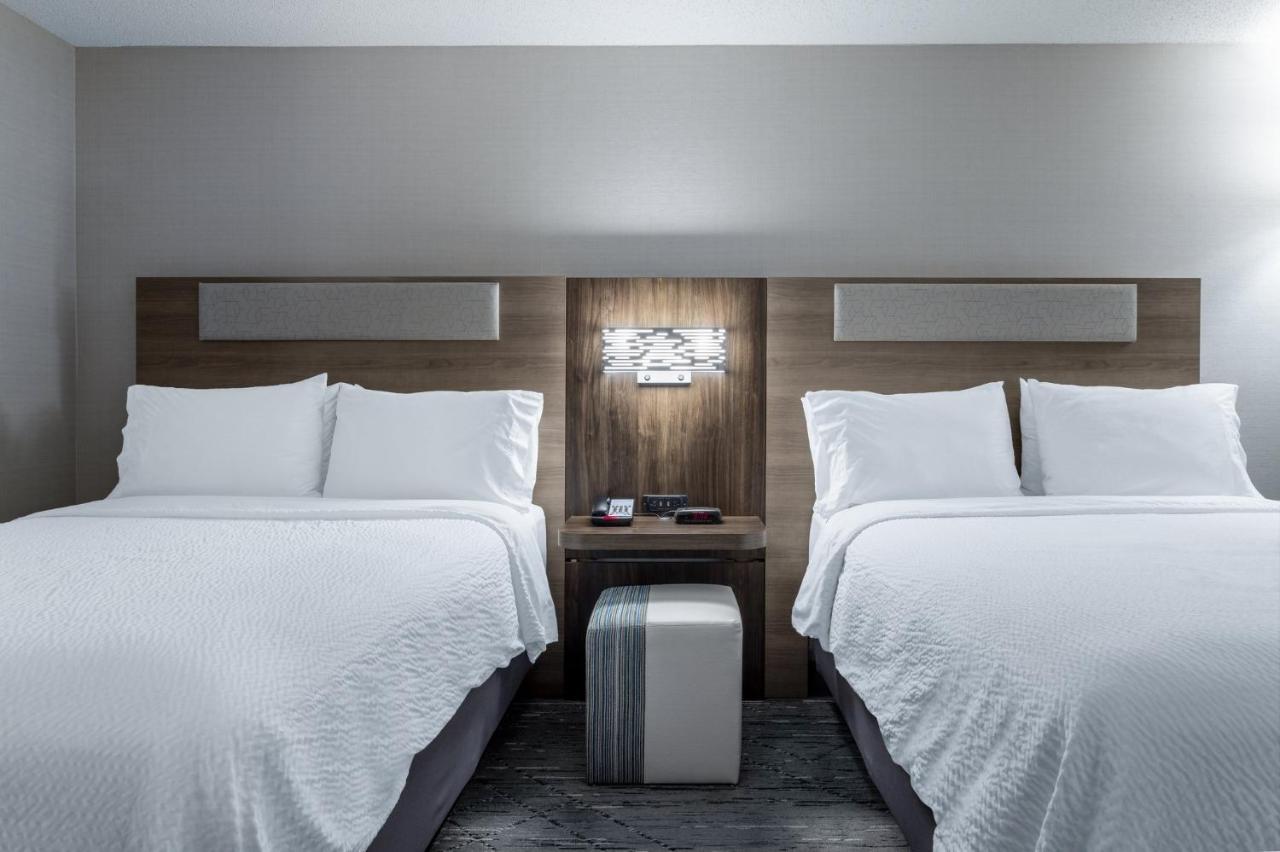 Holiday Inn Express Hotel & Suites-St. Paul By Ihg Vadnais Heights Esterno foto