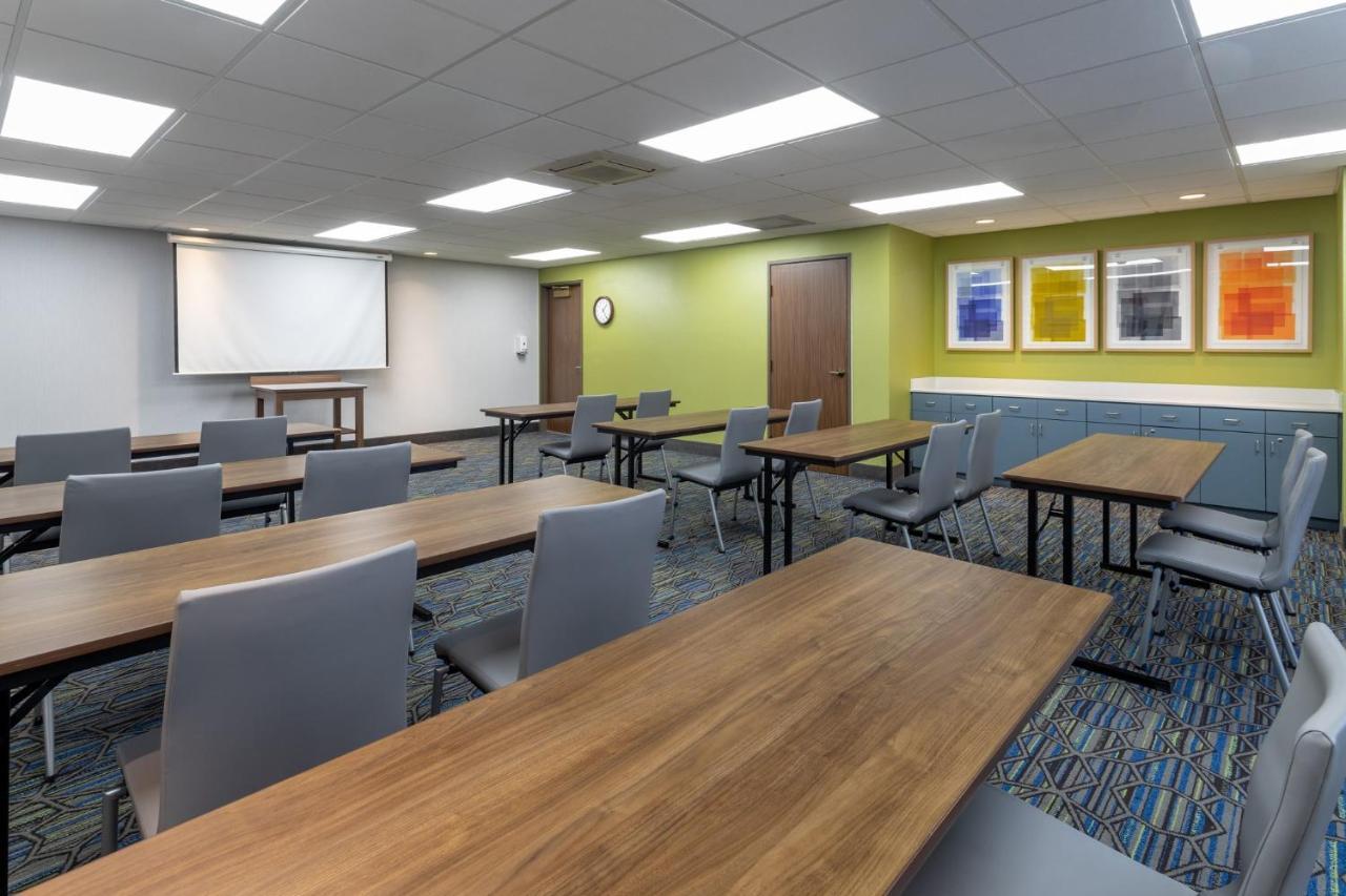 Holiday Inn Express Hotel & Suites-St. Paul By Ihg Vadnais Heights Esterno foto
